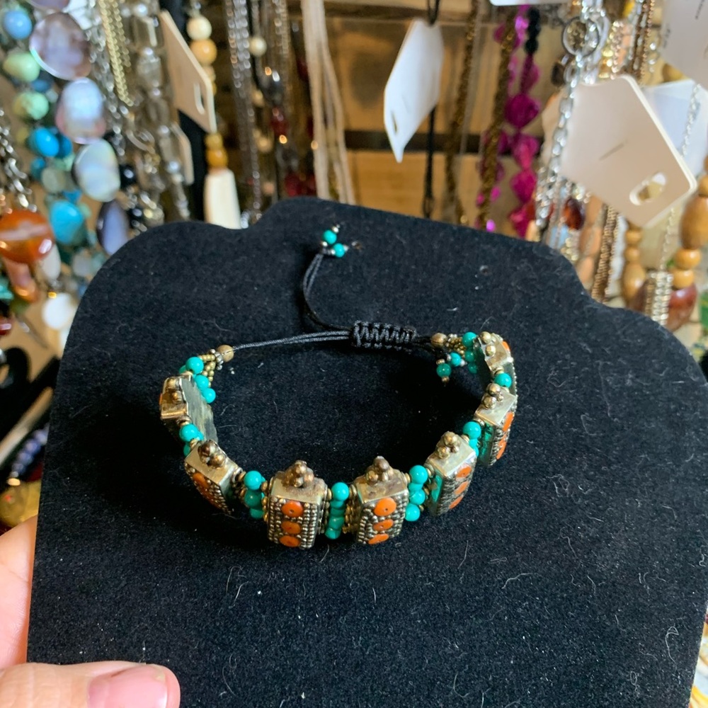 Bohemian Beaded Bracelet with Turquoise and Gold Accents